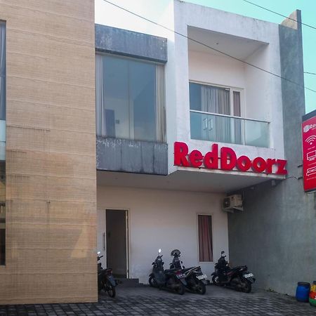 Reddoorz Syariah Near Simpang Lima Semarang Hotel Jomblang Exterior photo